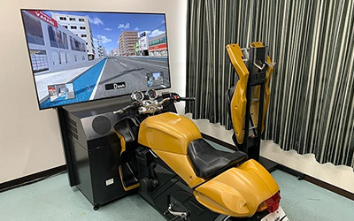 二輪シュミレーター